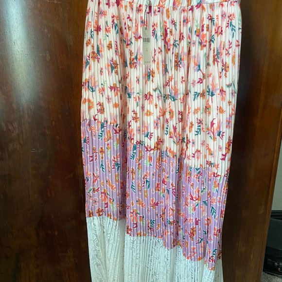 Maeve - PLEATED FLORAL MIDI SKIRT - Picture 2 of 4